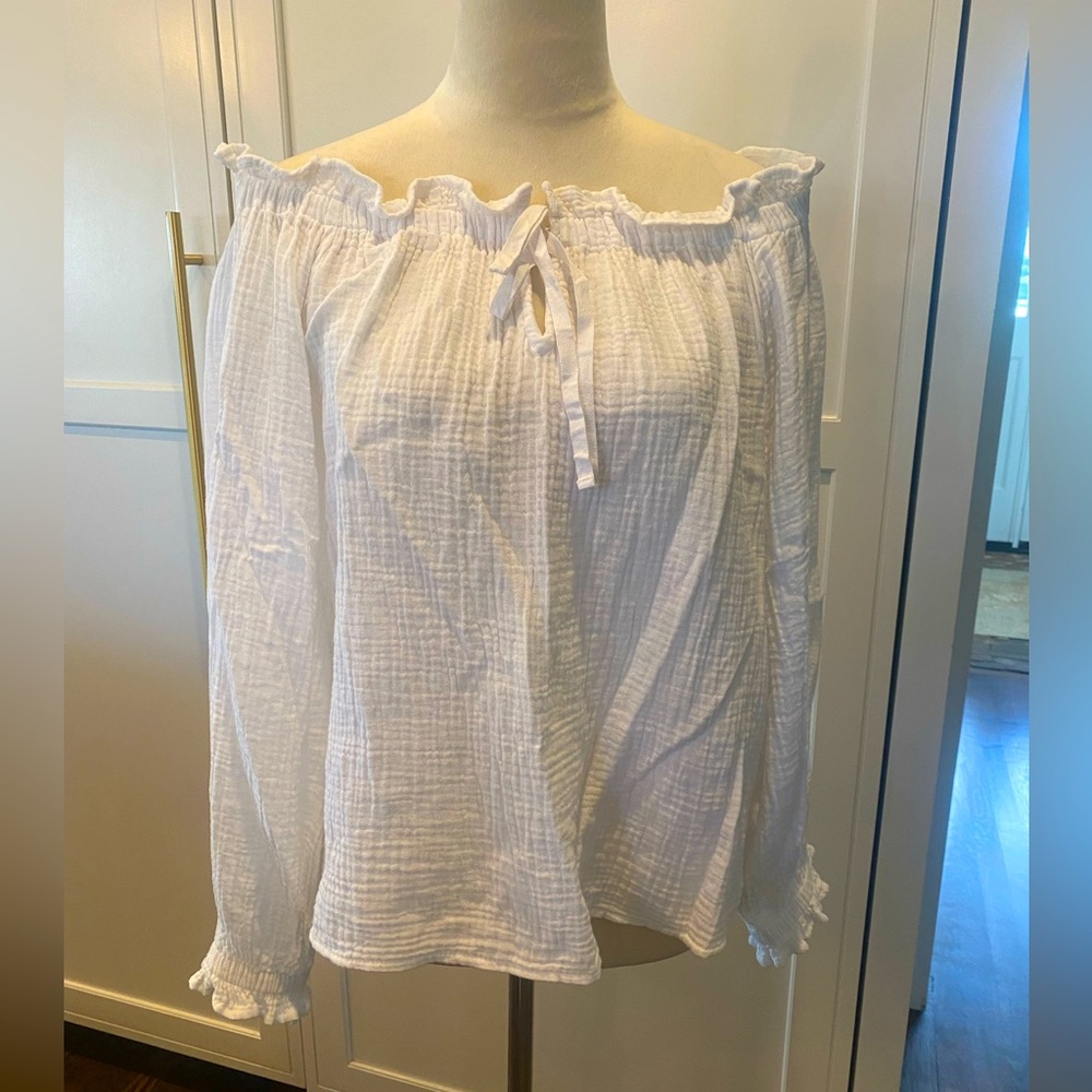 Women’s Long Sleeve Off the Shoulder Top by Listicle in size Large